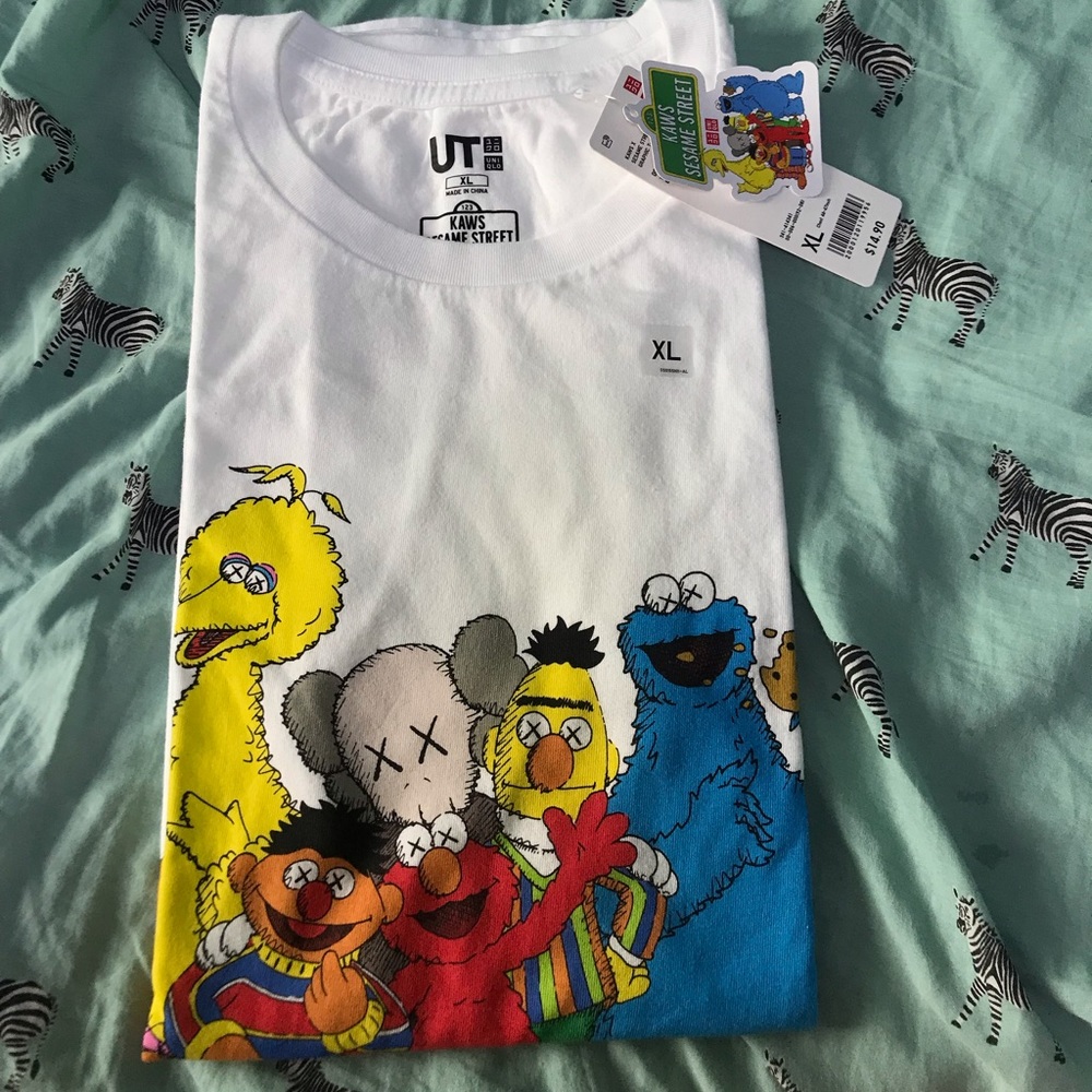 Uniqlo x Kaws x Sesame Street t shirt